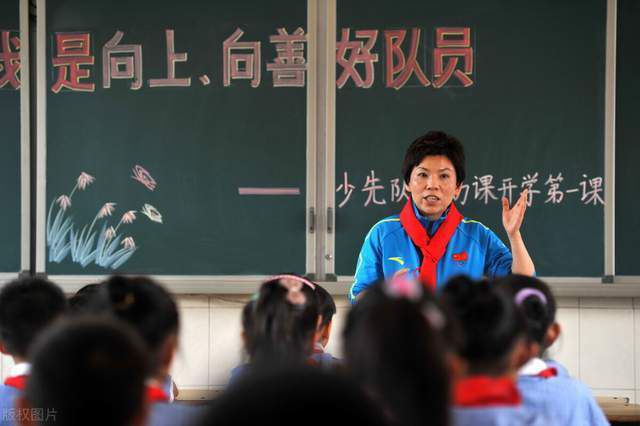 据《中部晨报》报道，那不勒斯无意匹配国米为泽林斯基开出的合同。